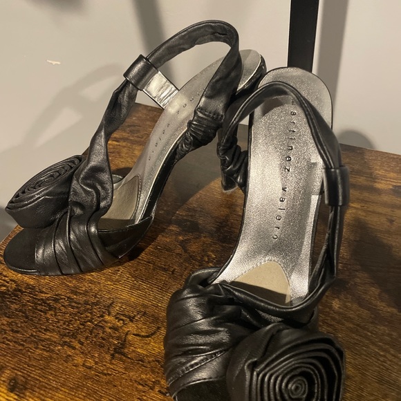 Martinez Valero Heels - Picture 3 of 7